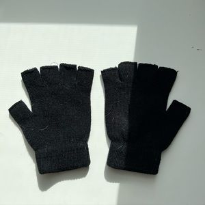 🧤Black fingerless gloves size medium